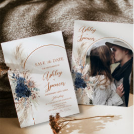 Tarjeta de aviso de boda boho azul marino de Pampa