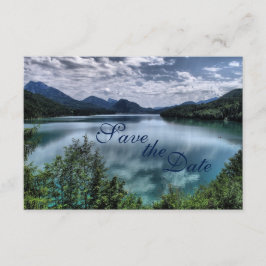 Tarjeta de aviso de boda en el lago de la montaña 