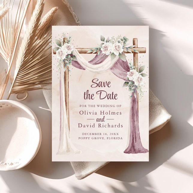 Tarjeta de aviso de fecha de Boho Purple Pink Flor (Boho Purple Pink Floral Cenopy Save the Date Card on boho wedding table.)