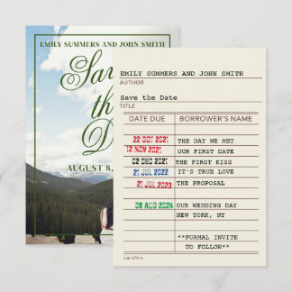 Tarjeta de biblioteca antigua y cubierta de libro