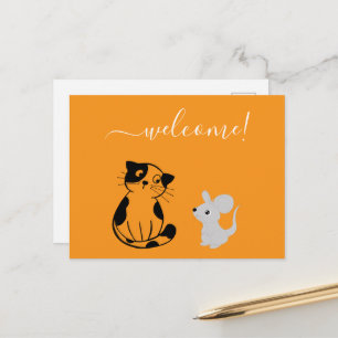Tarjeta de bienvenida naranja con gato y ratón