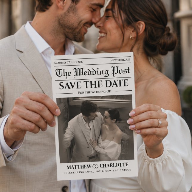 Tarjeta de boda de periódico para guardar la fecha (vintage newspaper wedding save the date cards black and white unique fun classic retro)