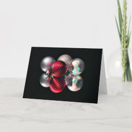 Tarjeta de bola de Navidad roja y plateada
