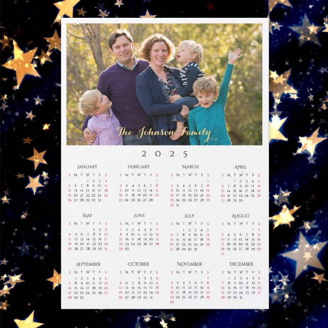 Tarjeta de calendario de fotos de nombre familiar  (Personalized 2025 Family Name Photo Calendar Card)