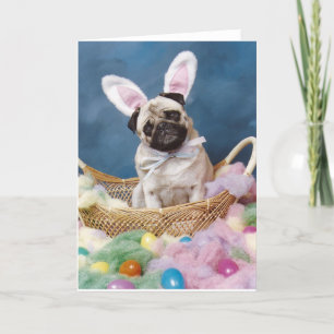 Tarjeta de cesta de perro pug de conejo de Pascua