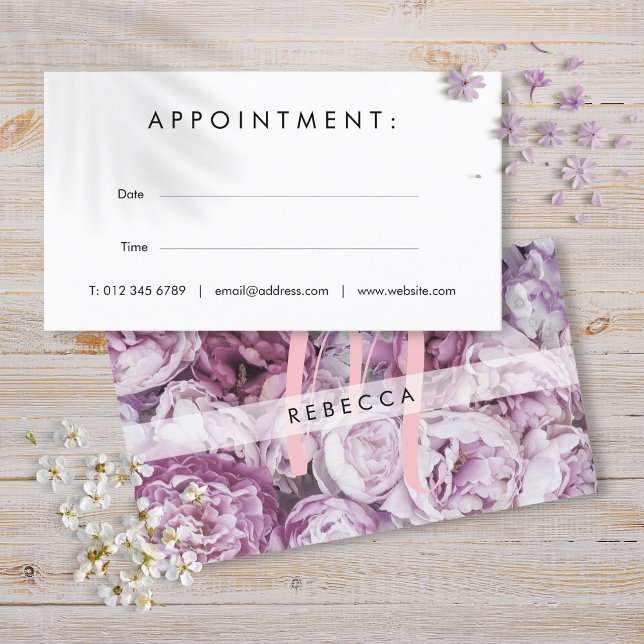 Tarjeta de cita moderna de un monograma floral ros (Modern Pink Floral Monogram Appointment Card)