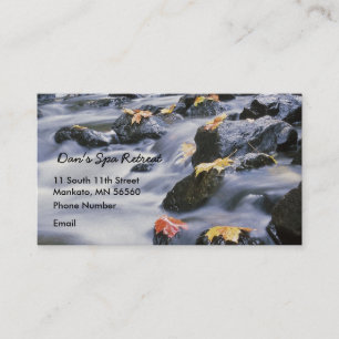 Tarjeta De Citas Rapids de precipitación con las hojas de otoño