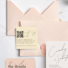 Tarjeta de código QR de color amarillo pálido mode