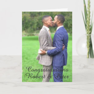 Tarjeta de compromiso/boda gay - Pareja gay besánd