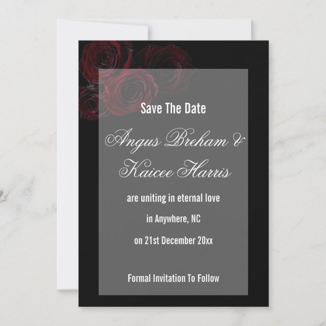 Tarjeta de compromiso de boda gótica | Romántico O (Anverso)