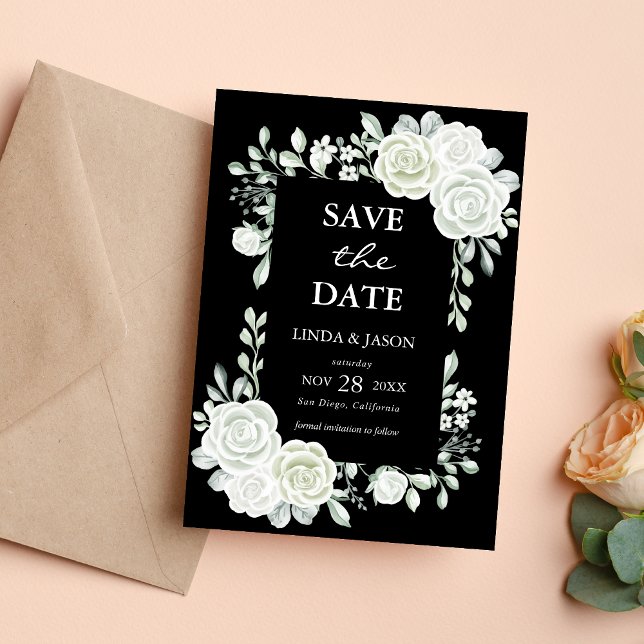 Tarjeta de Compromiso de Bodas de Rosas Góticas Ne (Black gothic roses save the date card sets a dramatic tone for your wedding announcement.)