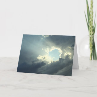 Tarjeta de condolencia, foto, cielo oscuro con el