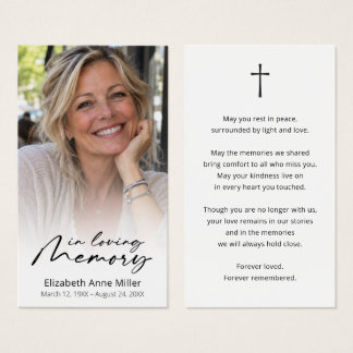 Tarjeta de condolencias con cruz y oración en escr