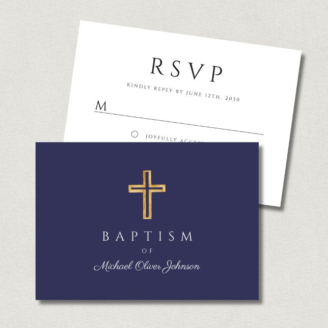 Tarjeta De Confirmación De Asistencia Baptismo de travesía religiosa azul de la Marina m (Modern Navy Blue Religious Cross Boy Baptism RSVP Card)