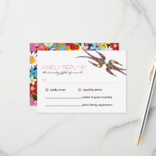 Tarjeta De Confirmación De Asistencia Besándose golondrinas y Boda de flores de primaver