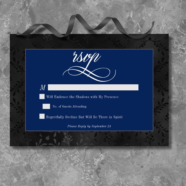Tarjeta De Confirmación De Asistencia Boda azul oscuro gótico negro floral satinado Dama (Dark Gothic Black Floral Satin Damask Blue Wedding RSVP Card)