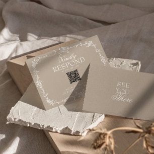 Tarjeta De Confirmación De Asistencia Boda botánica de código QR floral suave Boho Taupe
