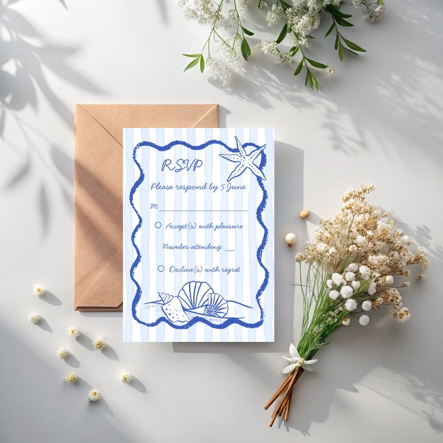 Tarjeta De Confirmación De Asistencia Boda de playa ondulada con pepita azul (Seashells blue handrawn wavy border beach wedding RSVP cards beach wedding invitation suite)