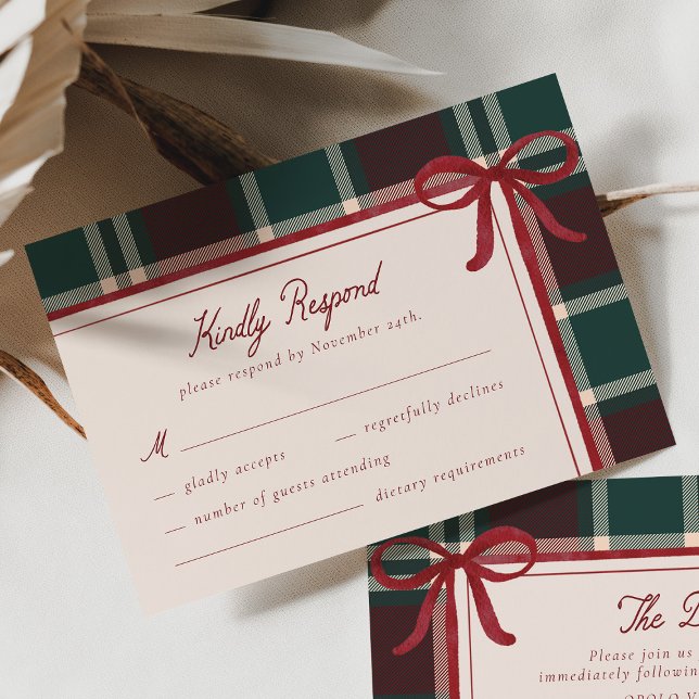 Tarjeta De Confirmación De Asistencia Burgundy Green Plaid Christmas Bow Wedding (Subido por el creador)