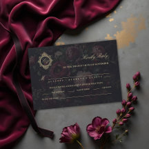 Cena de boda oscura y vintage con cresta victorian