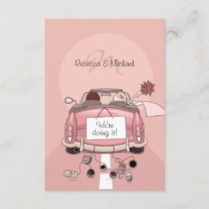 Tarjeta De Confirmación De Asistencia Coche de partida rosado de novia y del novio -