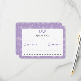 Tarjeta De Confirmación De Asistencia Color púrpura claro y peonías blancas.