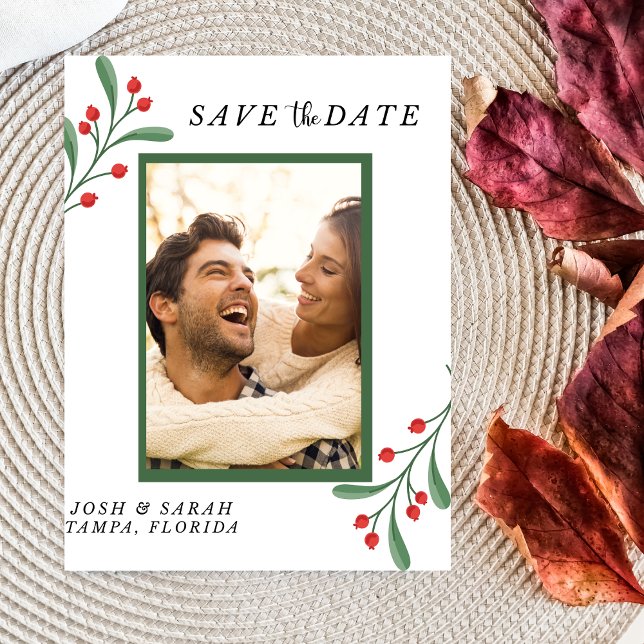 Tarjeta De Confirmación De Asistencia Cranberry Photo Holiday Save the Date Invitation  (Save the Date Christmas, Holiday Wedding Invitation)