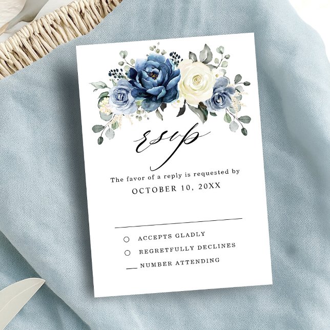 Tarjeta De Confirmación De Asistencia Dusty Marina Azul Champagne Boda de marfil (Dusty Blue Navy Champagne Ivory Floral Wedding RSVP Card)