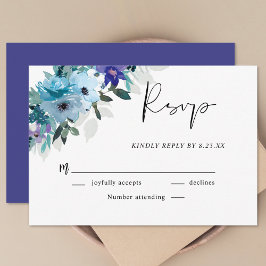 Tarjeta De Confirmación De Asistencia Elegante boda floral azul violeta de primavera pol