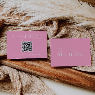 Tarjeta De Confirmación De Asistencia Elegante código QR minimalista rosa y blanco para 