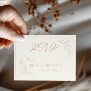 Tarjeta De Confirmación De Asistencia Ella está recién salida de la ducha de boda She's