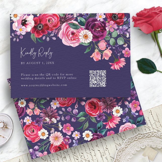 Tarjeta De Confirmación De Asistencia Floral azul de marina (Navy Blue Watercolor Floral RSVP Card with QR Code by Painted Paperie
)