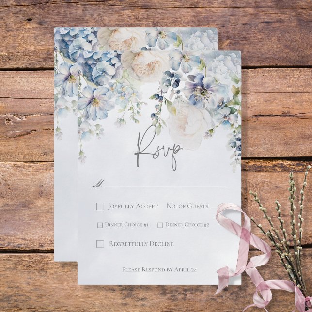 Tarjeta De Confirmación De Asistencia Floral azul y blanca moderna (Subido por el creador)