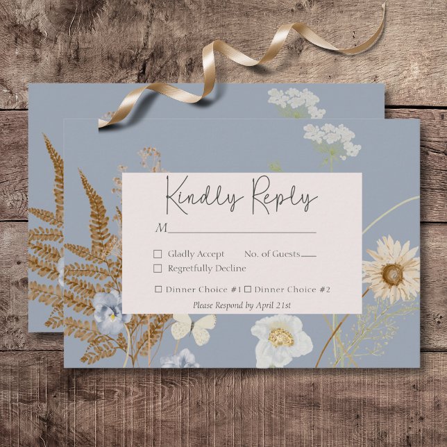 Tarjeta De Confirmación De Asistencia Flores silvestres rusas monograma azul turbio (Rustic Wildflowers Monogram Dusty Blue Wedding Response Card)