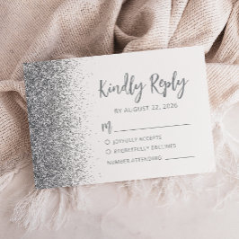 Tarjeta De Confirmación De Asistencia Glitter de Plata Moderno Script Blanco