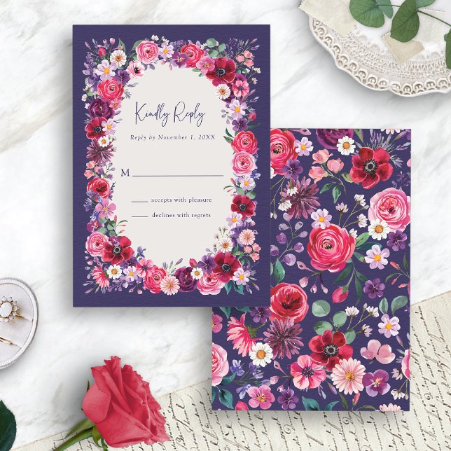 Tarjeta De Confirmación De Asistencia Moody Dark Floral (Moody Bold Dark Navy Blue Floral RSVP Card by Painted Paperie
)