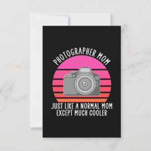Tarjeta De Confirmación De Asistencia Orgullosa fotógrafa mamá