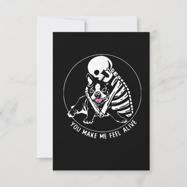TARJETA DE CONFIRMACIÓN DE ASISTENCIA SKELETON HUG BOSTON TERRIER ME HACES SENTIR VIVO (Anverso)