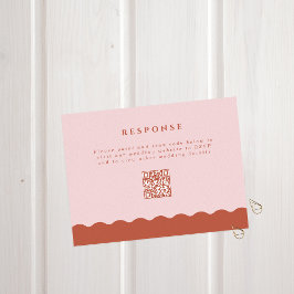 Tarjeta De Confirmación De Asistencia Terracota Boho Wavy Edge y Boda de código QR de Ru