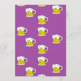 Tarjeta De Consejos Taza de cerveza espumosa en morado