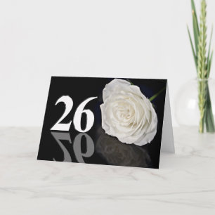 Tarjeta de cumpleaños 26 con rosa blanca clásica