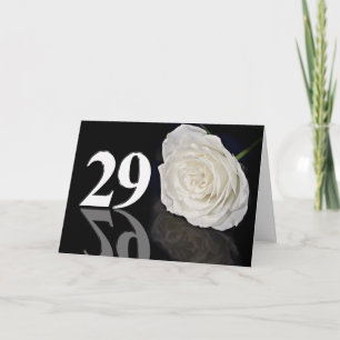 Tarjeta de cumpleaños 29 con rosa blanca clásica