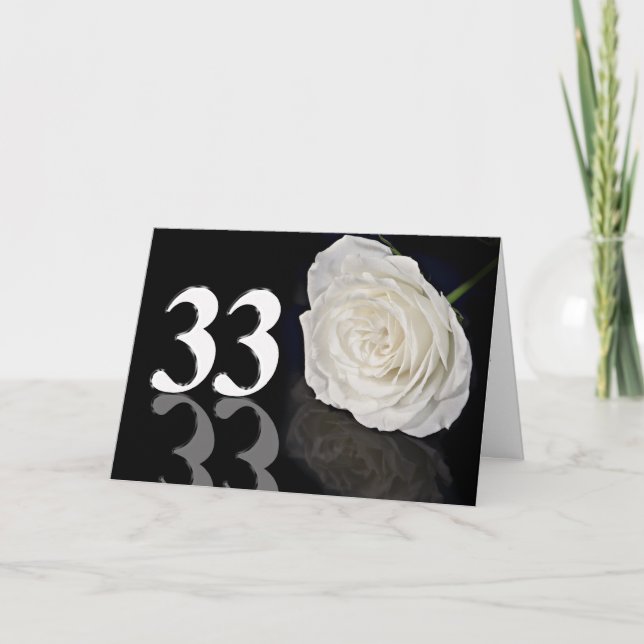 Tarjeta de cumpleaños 33 con rosa blanca clásica (Anverso)