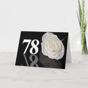 Tarjeta de cumpleaños 787º con rosa blanco clásico