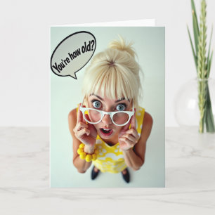 Tarjeta de cumpleaños amarilla sorpresa