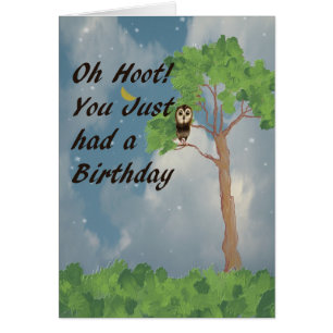 Tarjeta de cumpleaños atrasada con adorable lechuz