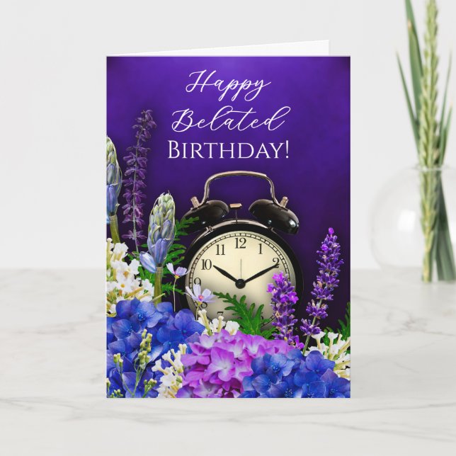 Tarjeta de cumpleaños atrasado con reloj floral pú (Anverso)