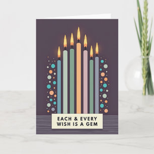 Tarjeta de cumpleaños con arco de velas serenas