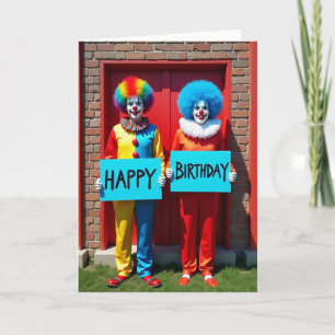 Tarjeta de cumpleaños con artistas jubilosa