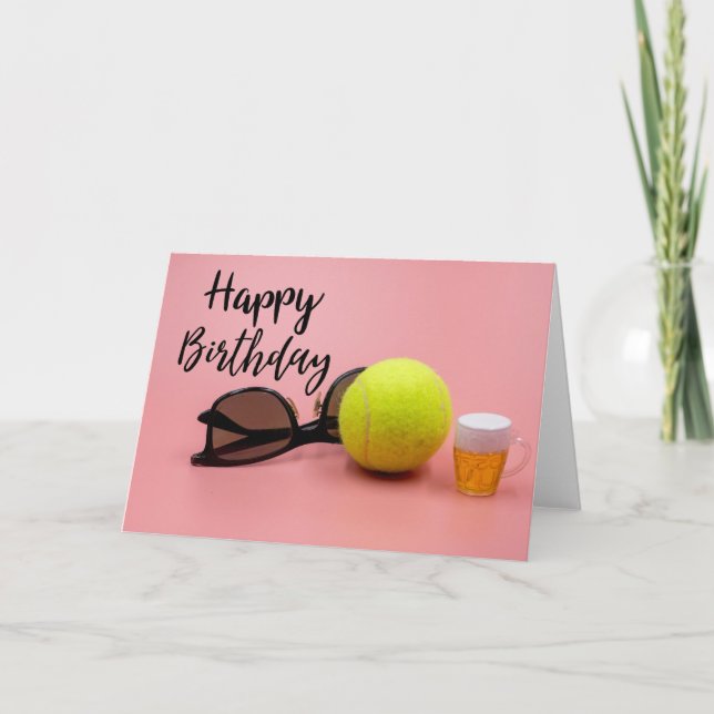 Tarjeta de cumpleaños con bola y cerveza en rosa (Anverso)